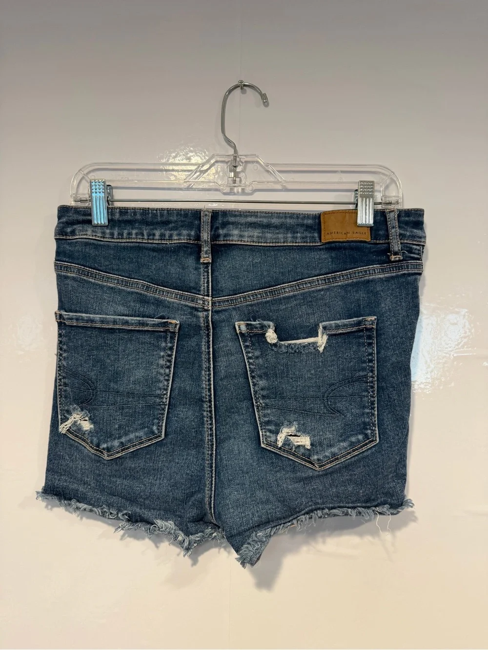 Lace American Eagle‎ V-waist distressed denim shorts